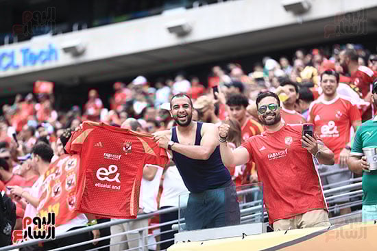 الجمهور يساند النادى الأهلى الجمهور يساند النادى الأهلى
