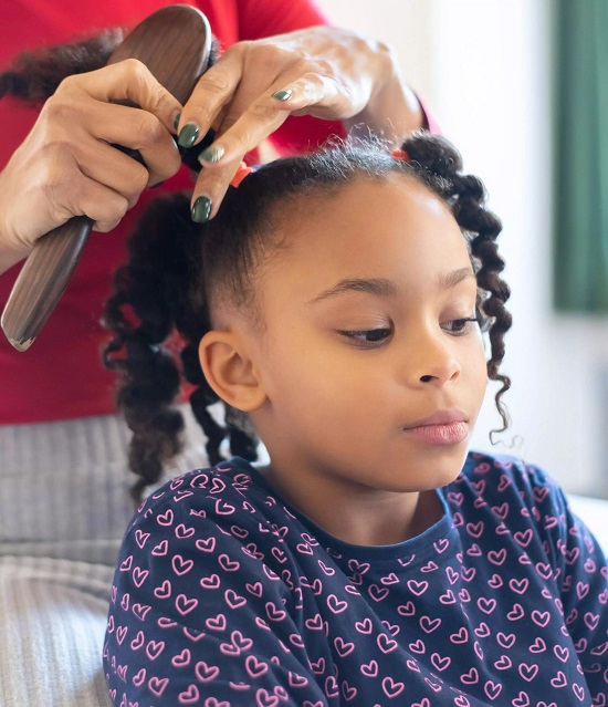 العناية بشعر الطفل