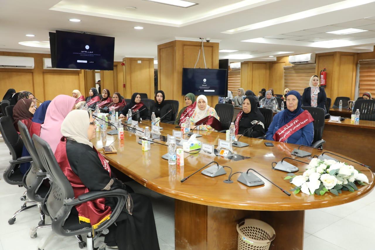 الأمهات المثاليات