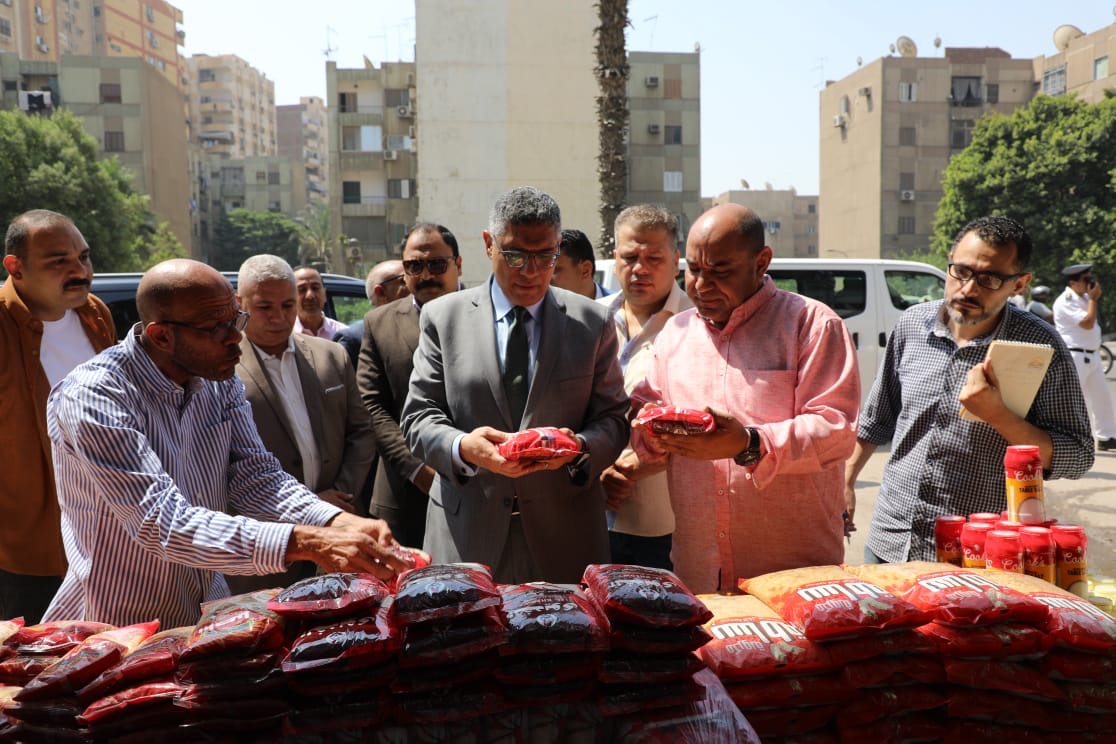 محافظ الجيزة يتفقد أسواق اليوم الواحد محافظ الجيزة يتفقد أسواق اليوم الواحد