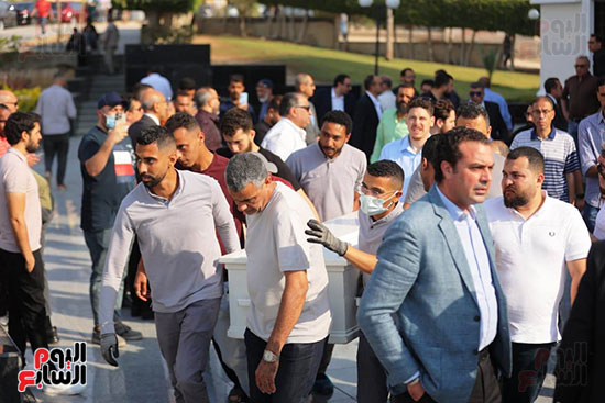جنازة والدة الجنايني تحتشد بنجوم الرياضة