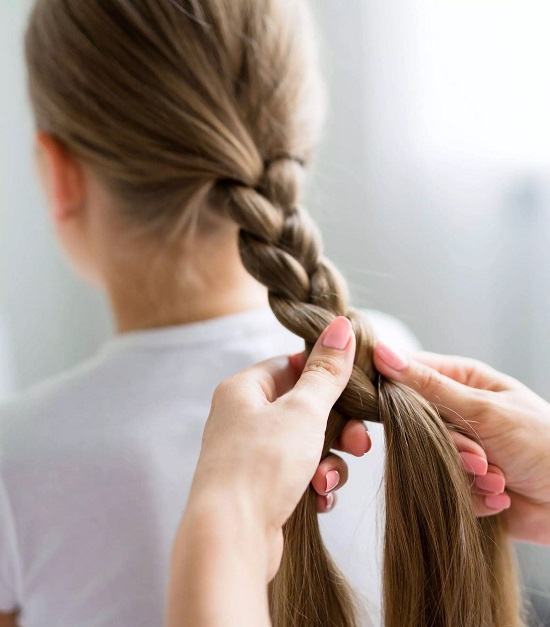 طرق العناية بشعر الطفل