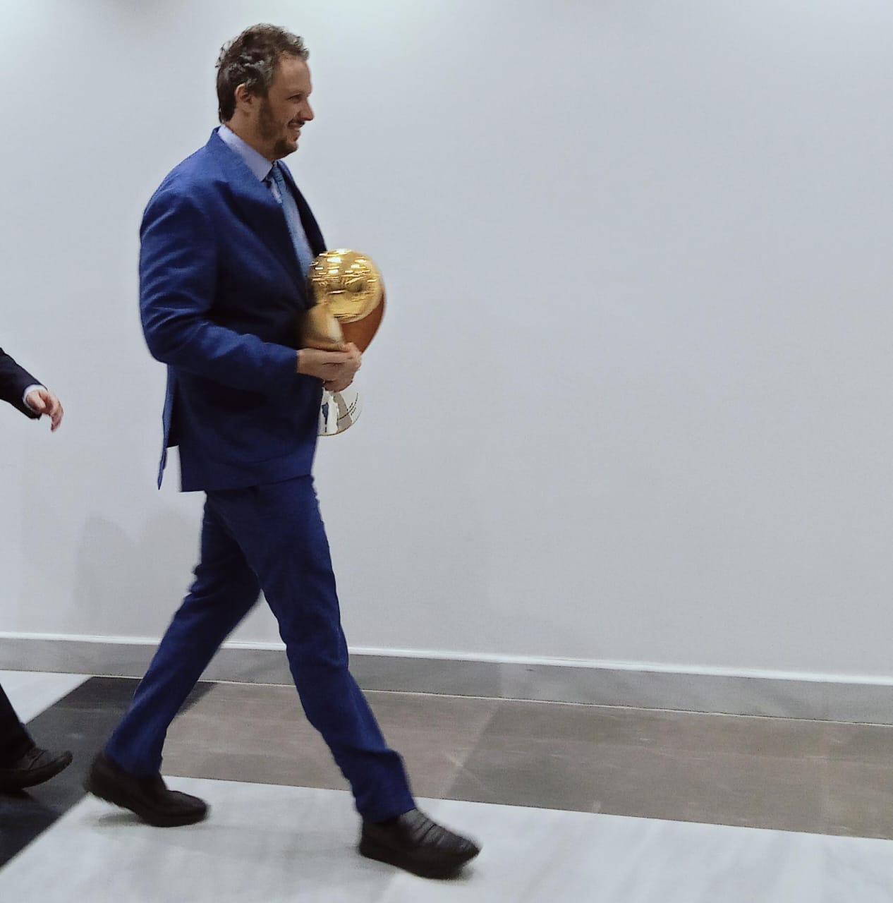ممدوح عيد مع كأس أفريقيا ممدوح عيد مع كأس أفريقيا