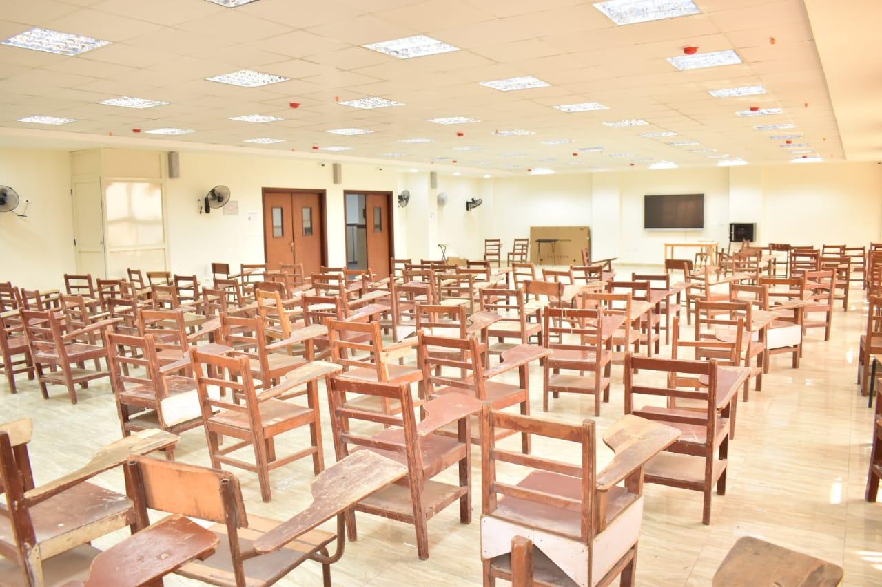 قاعة تدريس بجامعة طنطا الأهلية قاعة تدريس بجامعة طنطا الأهلية