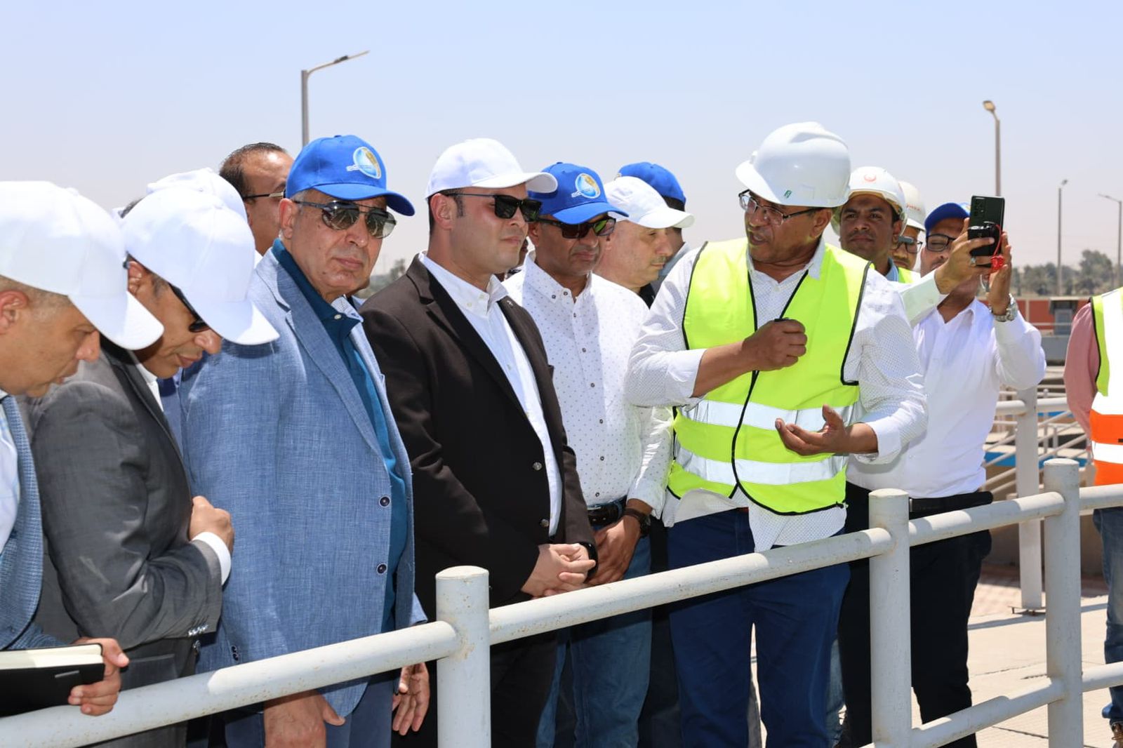 جولة وزير الإسكان