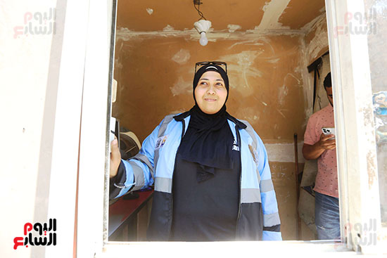 امرأة تعمل سايس