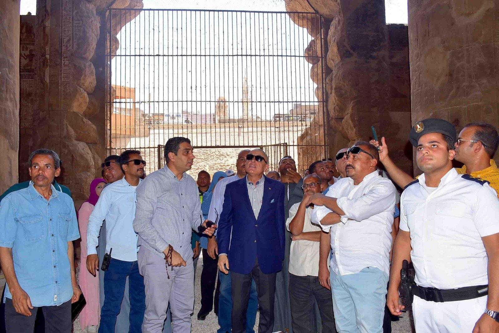 جولات المسئولين على عمليات تطوير معبد خنوم بإسنا جولات المسئولين على عمليات تطوير معبد خنوم بإسنا