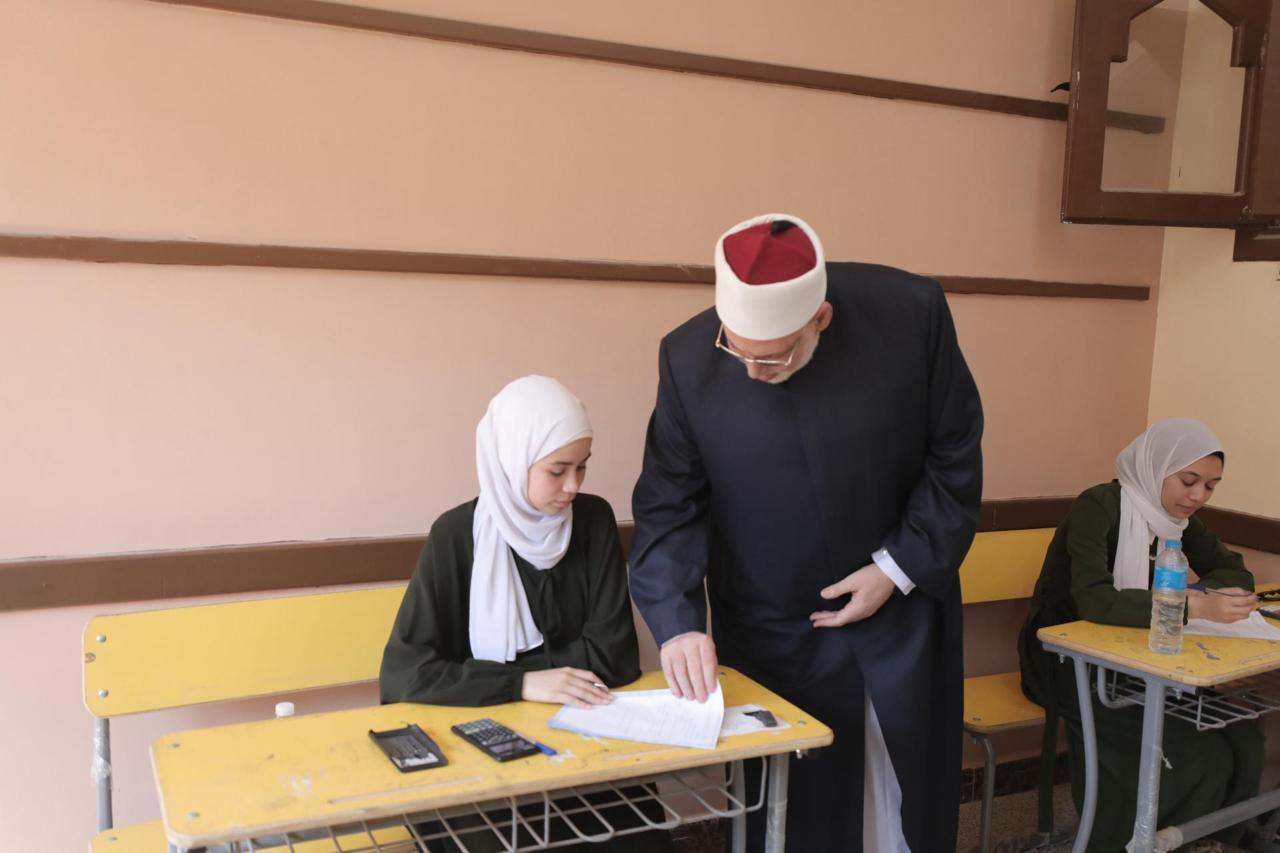 وكيل الأزهر يتابع امتحانات الثانوية الأزهرية
