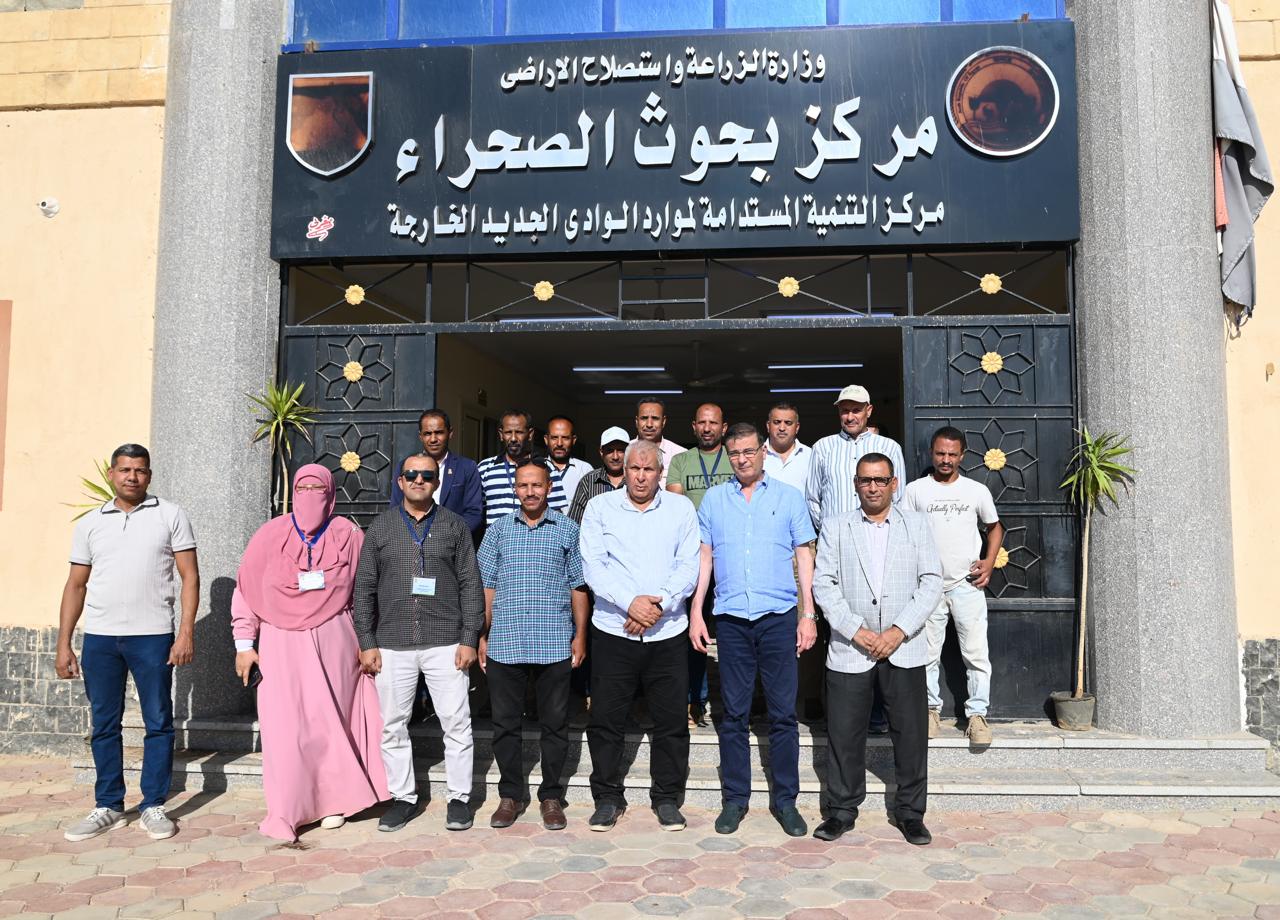 خلال زيارة مركز بحوث الصحراء