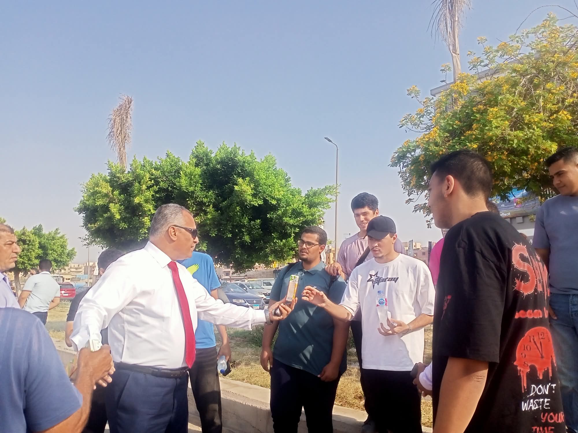 التوزيع علي الطلاب التوزيع علي الطلاب