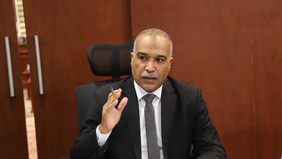 عباس صابر رئيس النقابة العامة للعاملين بالبترول عباس صابر رئيس النقابة العامة للعاملين بالبترول
