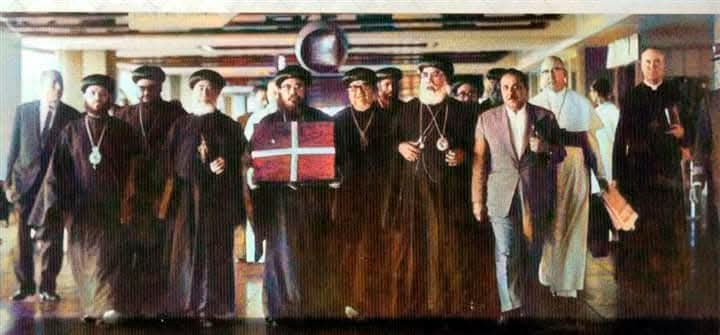 تسلم الوفد الرسمي الموفد من قبل البابا كيرلس السادس رفات القديس العظيم مار مرقس الرسول تسلم الوفد الرسمي الموفد من قبل البابا كيرلس السادس رفات القديس العظيم مار مرقس الرسول