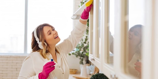 تنظيف المنزل