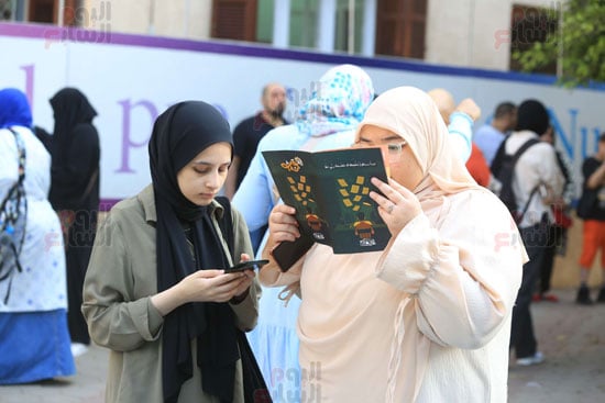 طلاب الثانوية العامة يستعدون لأداء امتحان اللغة العربية طلاب الثانوية العامة يستعدون لأداء امتحان اللغة العربية