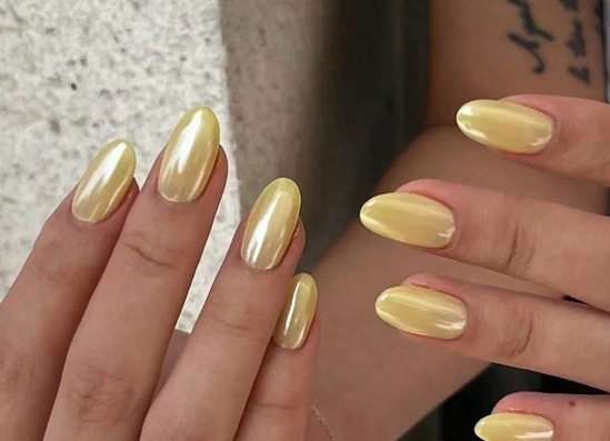 الكروم بدرجات الأصفر