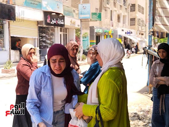 الدموع-تلملأ-وجوه-الطالبات الدموع-تلملأ-وجوه-الطالبات