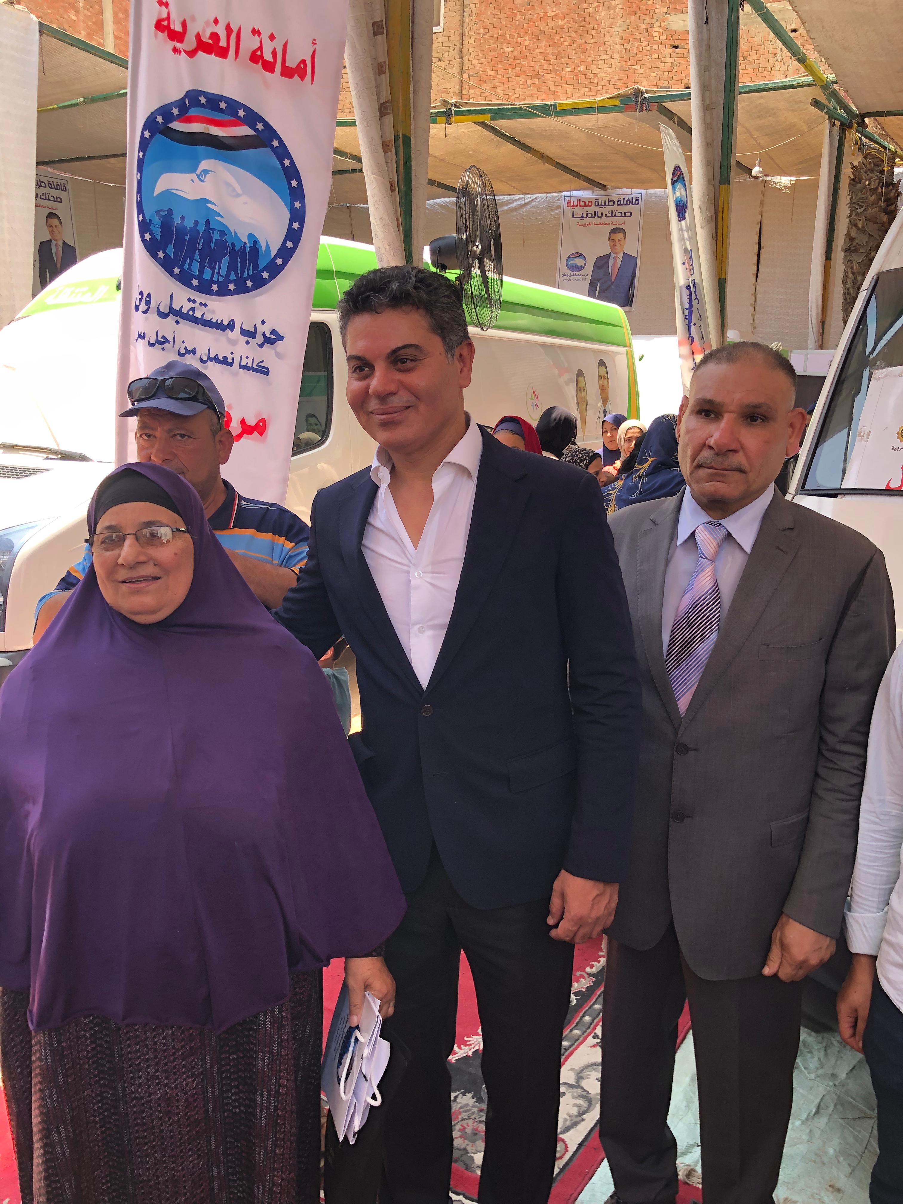 جانب من فعاليات القافلة جانب من فعاليات القافلة