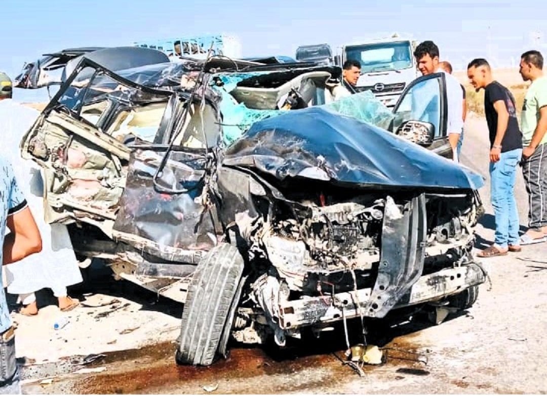 حادث تصادم سيارتين - طريق السلوم حادث تصادم سيارتين - طريق السلوم