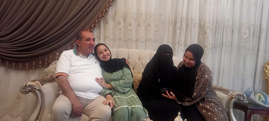 أسرة فاطمه سالم الأولى على مستوى المحافظة في المرحلة الإعدادية بكفر الشيخ أسرة فاطمه سالم الأولى على مستوى المحافظة في المرحلة الإعدادية بكفر الشيخ