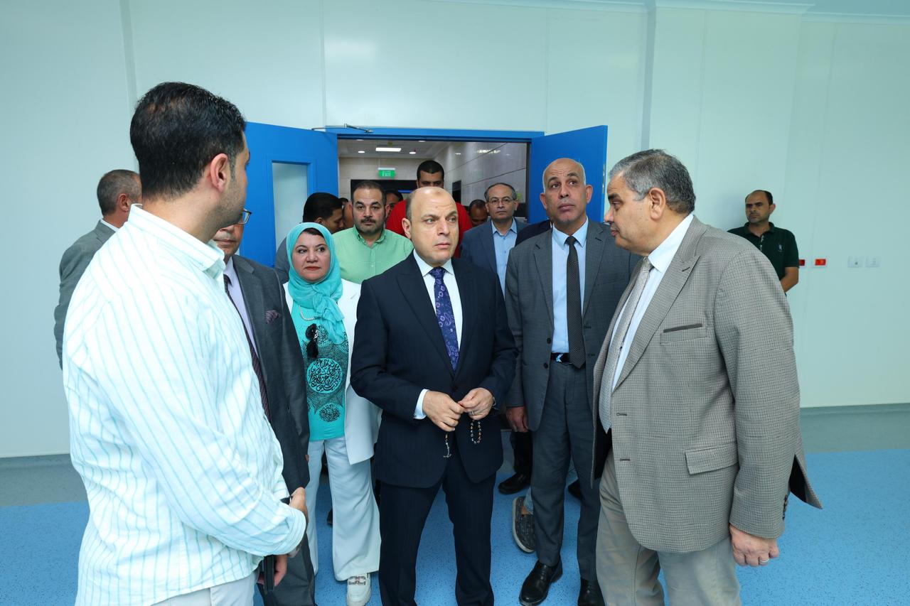 جولة محافظ كفر الشيخ بمستشفى الوارئ بالجامعة
