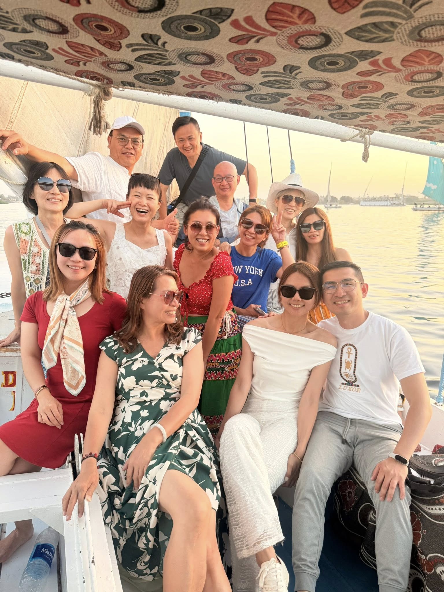 استمتاع السياح فى المراكب النيلية بالأقصر