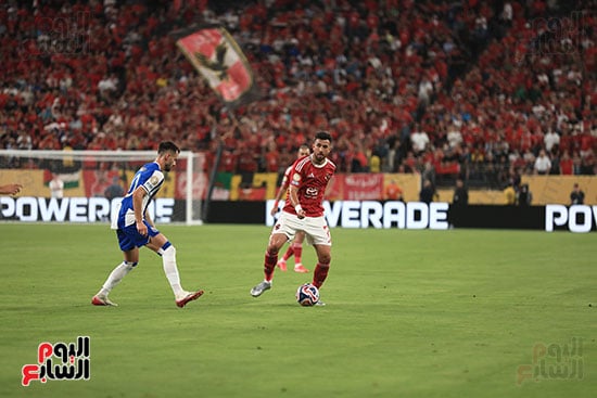 تريزيجيه خلال المباراة تريزيجيه خلال المباراة