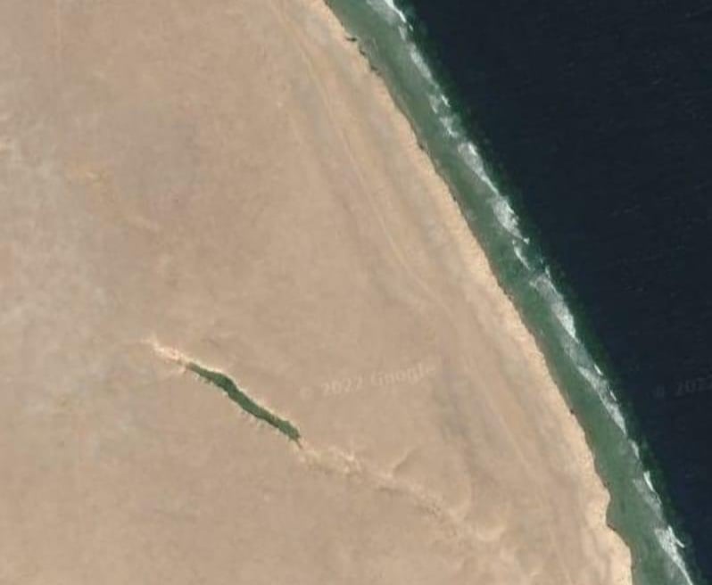 احدى البحيرات الواقعة جنوب مرسى علم احدى البحيرات الواقعة جنوب مرسى علم