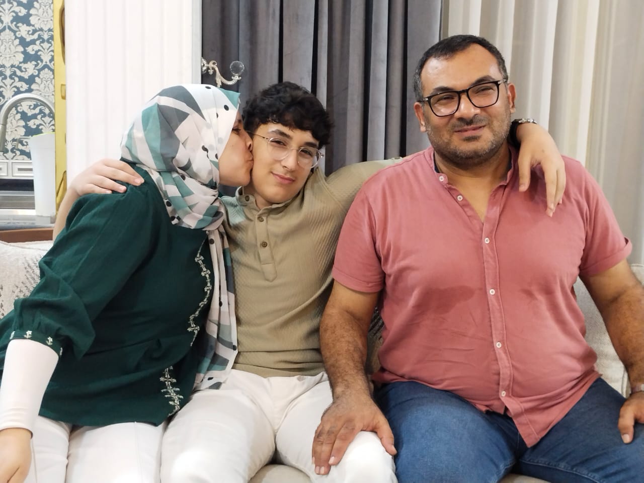 الناجح يرفع ايده الناجح يرفع ايده