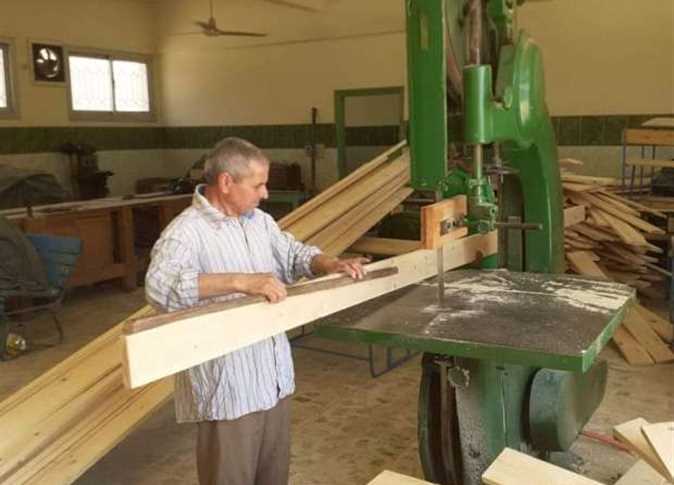 صيانة المقاعد الخشبية صيانة المقاعد الخشبية