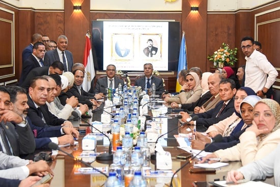 اثناء اللقاء  (8)