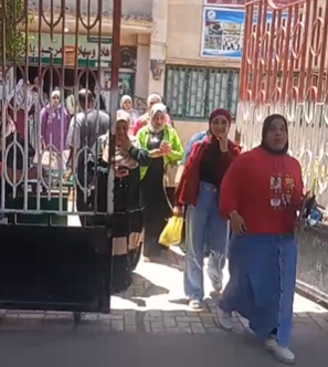 تباين أراء الطالبات بكفر الشيخ حول امتحان مادة الفيزياء تباين أراء الطالبات بكفر الشيخ حول امتحان مادة الفيزياء