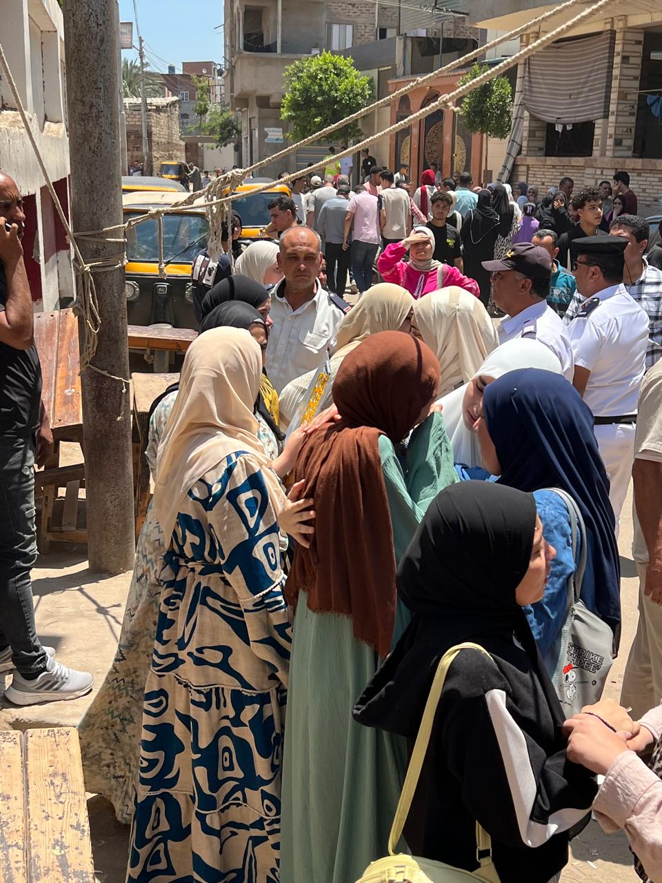 حزن طلاب وطالبات الثانوية العامة بالدقهلية حزن طلاب وطالبات الثانوية العامة بالدقهلية