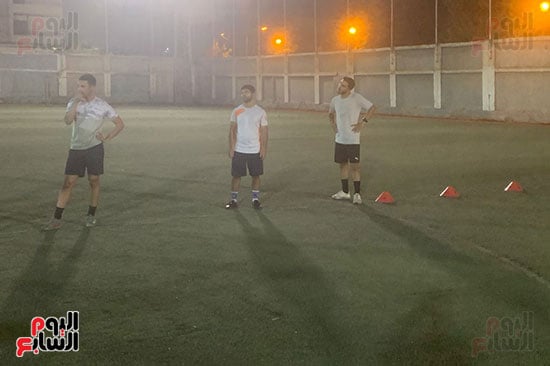 حكام الجيزة مع أبو خاطر واللجنة خلال التدريب العملى  (1)