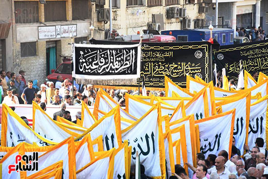 موكب الطرق الصوفية من أمام مسجد سيدى صالح الجعفرى (4)