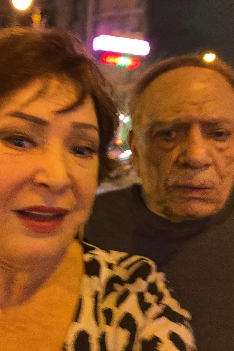 صورة عادل إمام المتداولة مع لبلبلة بالذكاء الاصطناعي صورة عادل إمام المتداولة مع لبلبلة بالذكاء الاصطناعي