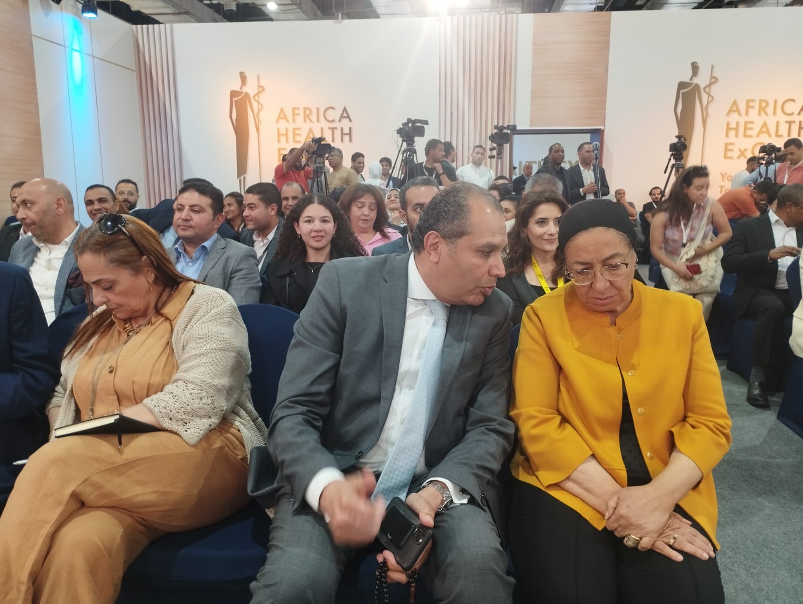 د مها الرباط ود هشام بدر د مها الرباط ود هشام بدر