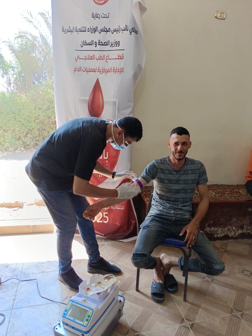 جانب من حملات التبرع بالقري جانب من حملات التبرع بالقري