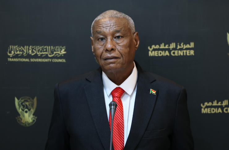 وزير الداخلية السوداني  الجديد
