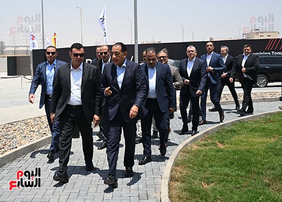 رئيس الوزراء يفتتح أول مصنع لشركة BSH (1)