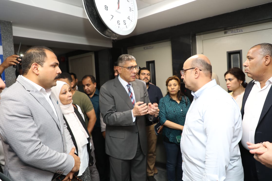 محافظ الجيزة يتفقد مشروع تطوير مبنى التأمين الصحي بمنطقة روز اليوسف محافظ الجيزة يتفقد مشروع تطوير مبنى التأمين الصحي بمنطقة روز اليوسف
