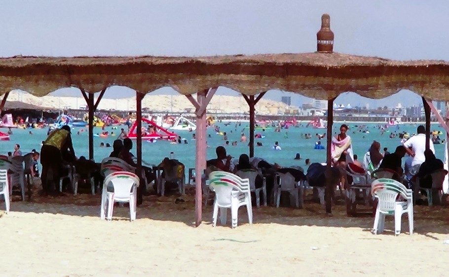 تنوع وتميز شواطئ مطروح