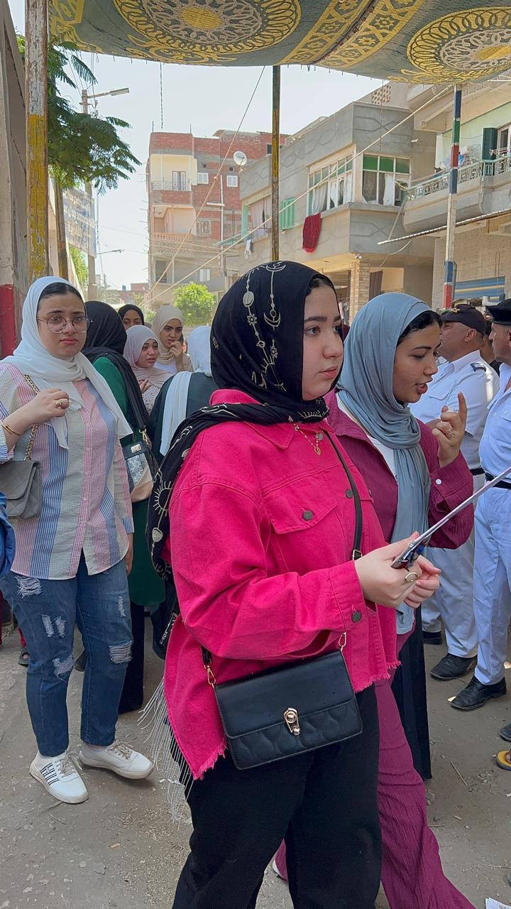 ارتياح طلاب وطالبات الثانوية العامة من اللغة الأجنبية الأولي ارتياح طلاب وطالبات الثانوية العامة من اللغة الأجنبية الأولي