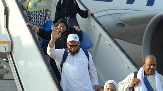 عودة حجاج القرعة من الأراضي المقدسة img
