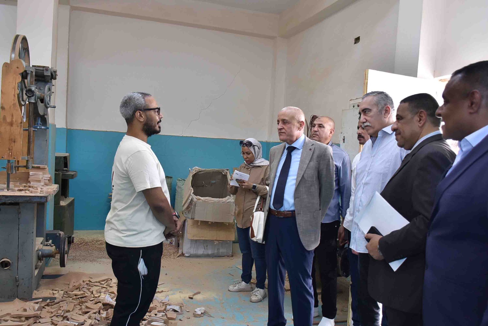 لقاء المحافظ مع شباب حاضنة الأعمال بمدينة طيبة لقاء المحافظ مع شباب حاضنة الأعمال بمدينة طيبة