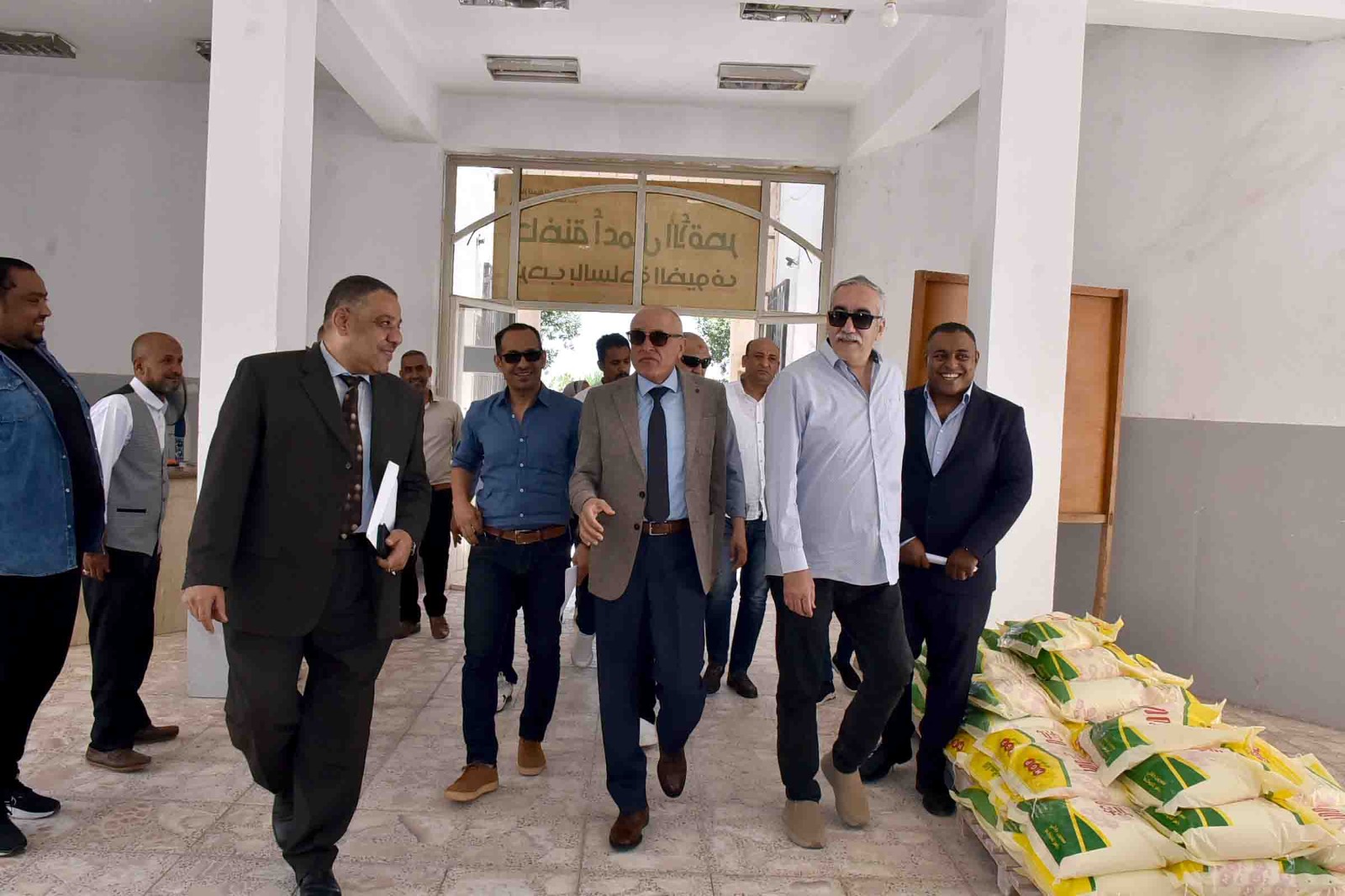 محافظ الأقصر يتفقد حاضنة الأعمال بمدينة طيبة الجديدة ويشيد بالجهود محافظ الأقصر يتفقد حاضنة الأعمال بمدينة طيبة الجديدة ويشيد بالجهود