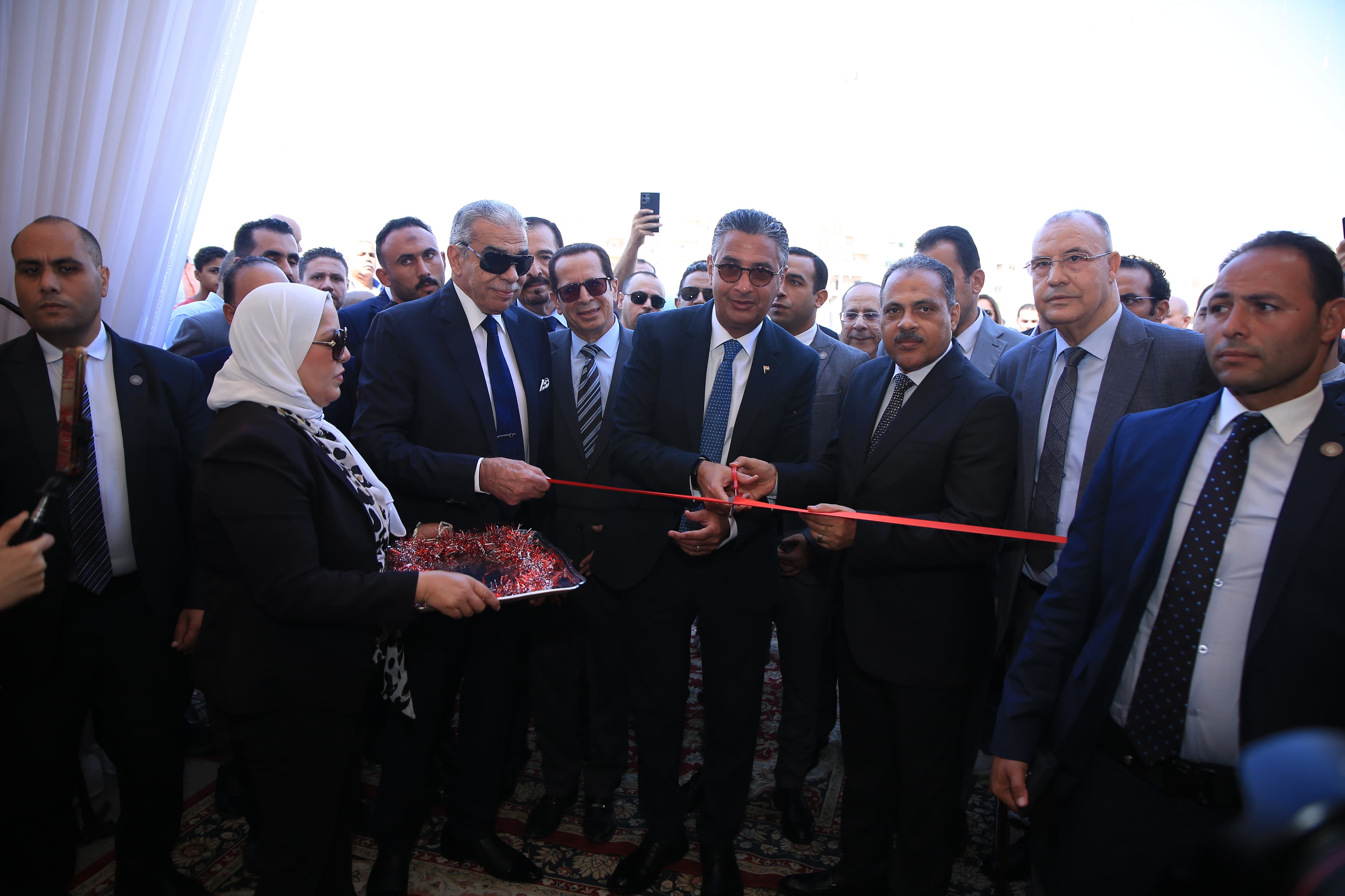 وزير التموين يفتتح سوق اليوم الواحد بالعاشر من رمضان