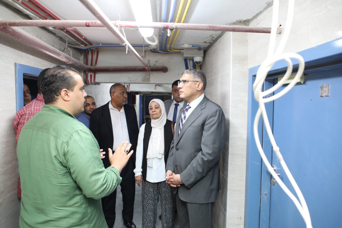 جانب من جولة محافظ الجيزة بمبنى التأمين الصحي بمنطقة روز اليوسف جانب من جولة محافظ الجيزة بمبنى التأمين الصحي بمنطقة روز اليوسف