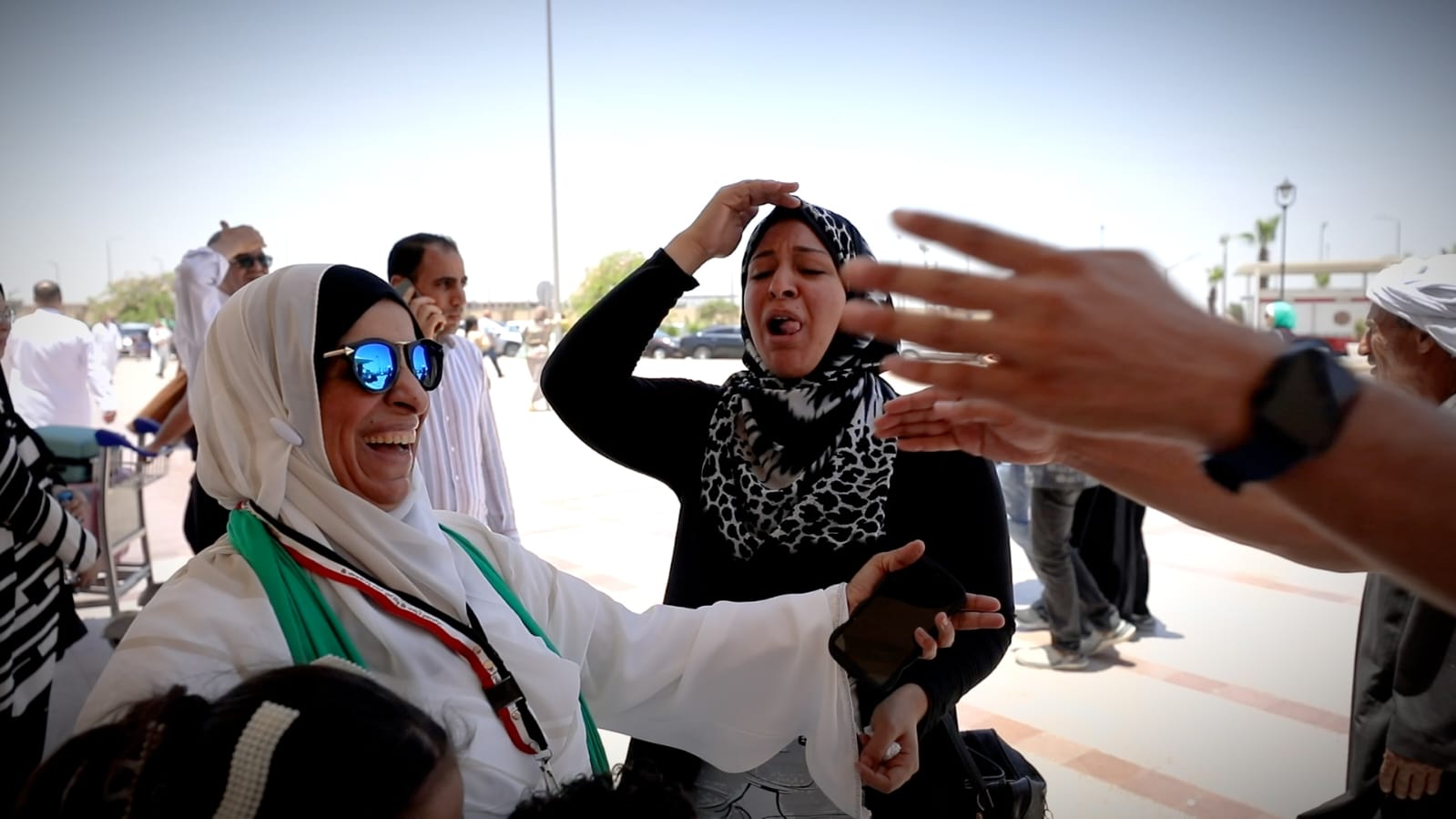فرحة أسر الشهداء فرحة أسر الشهداء