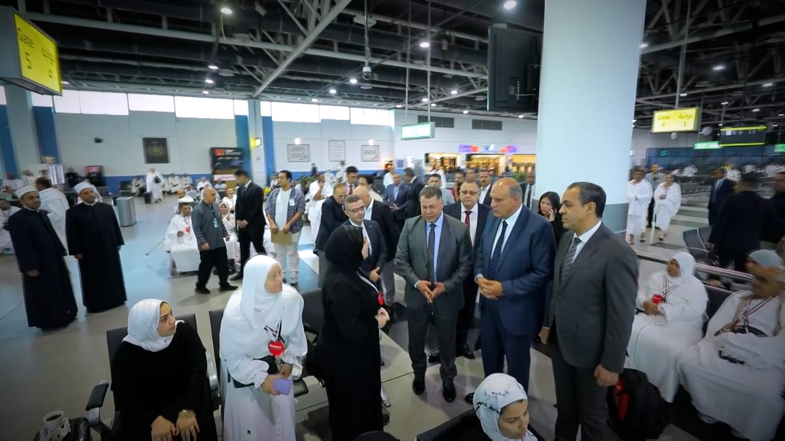 تيسيرات كبيرة لأهالي الأبطال (11)