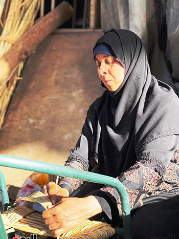 خطوات تصنيع الكراسي من قش البردي خطوات تصنيع الكراسي من قش البردي